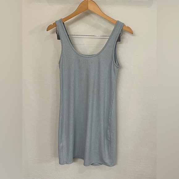 Abercrombie & Fitch Light Gray Sleeveless Ribbed Dress - Picture 3 of 3